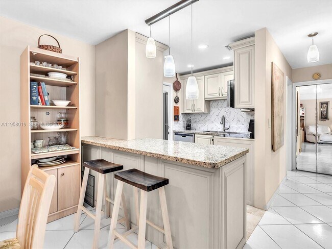 Building Photo - 3020 NE 16th Ave