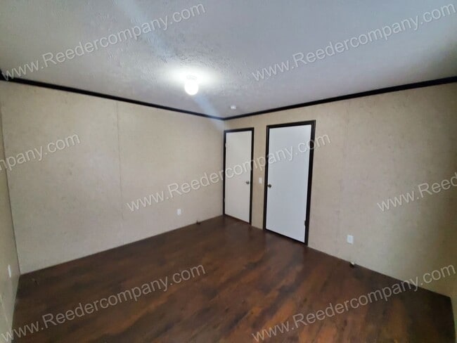 Building Photo - 3 bedroom house