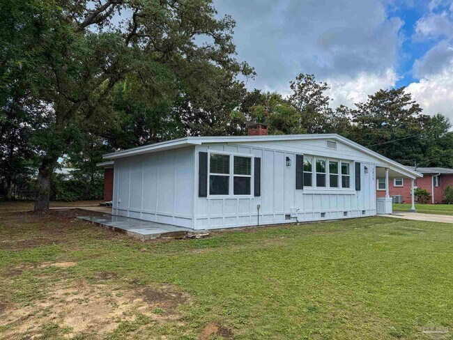 Building Photo - 1815 Hallmark Dr