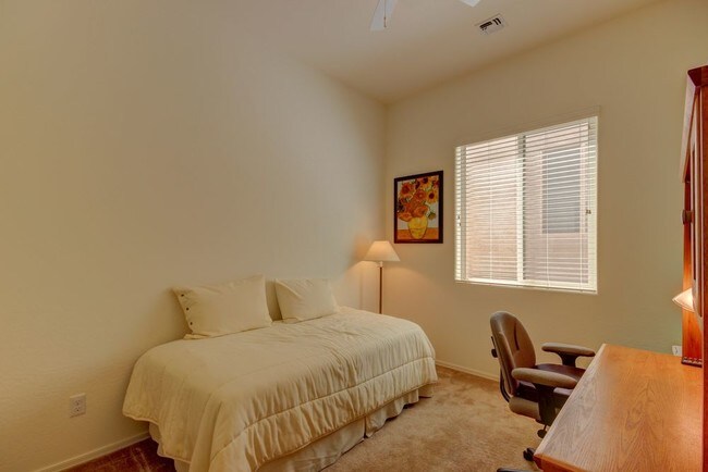Building Photo - Furnished in Granville