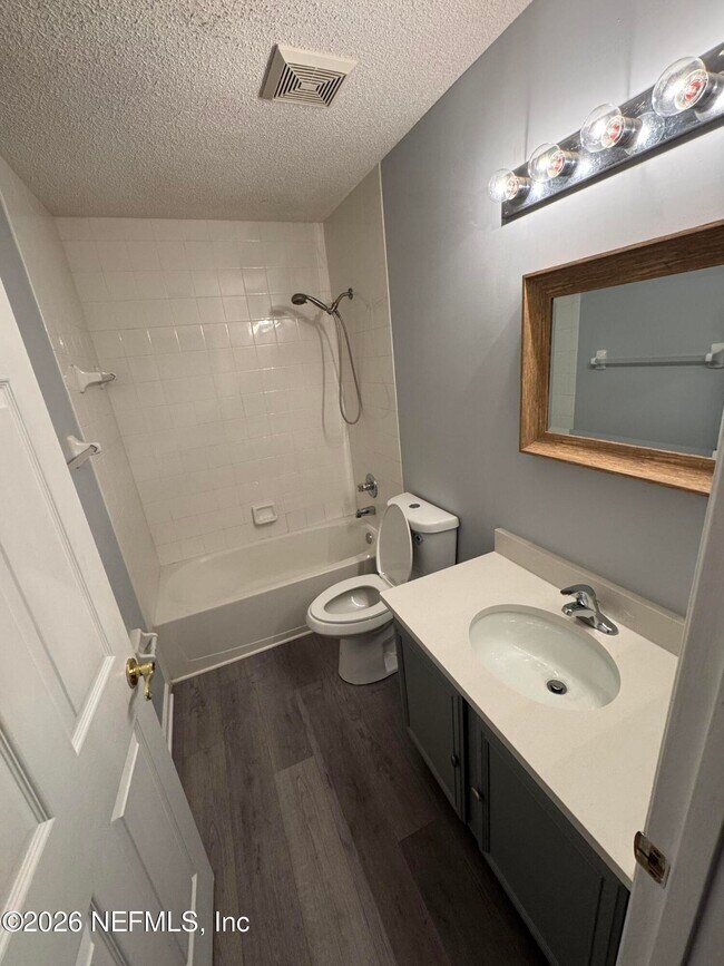 Building Photo - 5558 Oak Crossing Dr