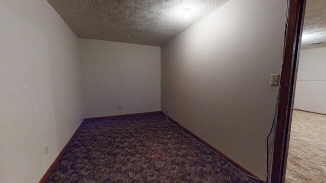 Building Photo - 1701-1703 Apollo