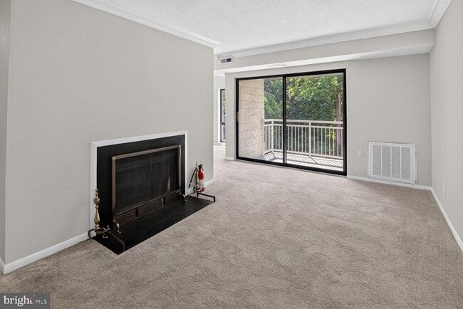 Building Photo - 5915 Tamar Dr