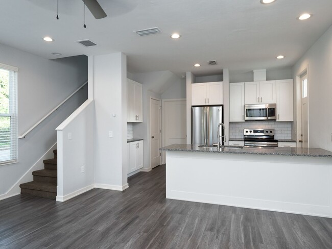 Building Photo - Porter's Parkside - Brand New 5 Bedroom, 5...