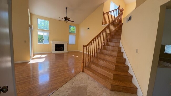 Building Photo - 649 Daffodil Dr