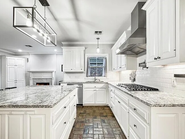 Building Photo - 17745 W Colony Way