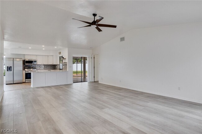 Building Photo - 3414 SE 2nd Pl