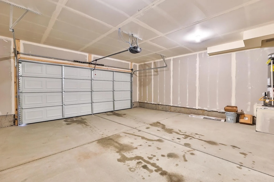 Building Photo - 15051 S Halter Way