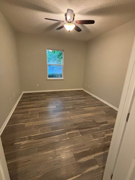 Building Photo - 2671 Golden Lake Loop