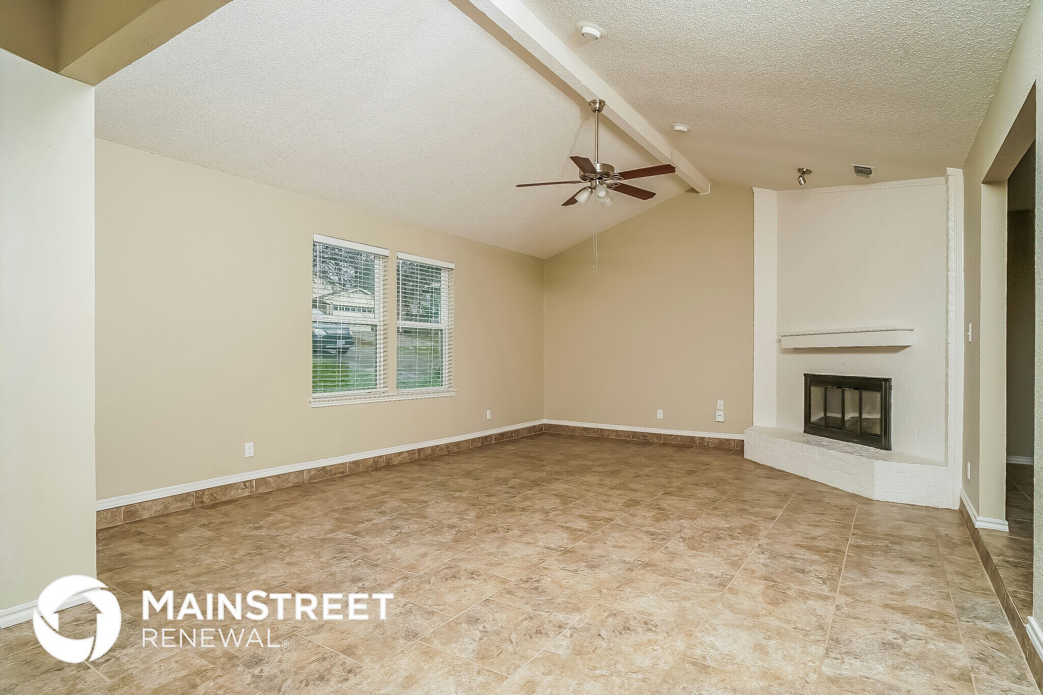 Building Photo - 4820 Crest Dr