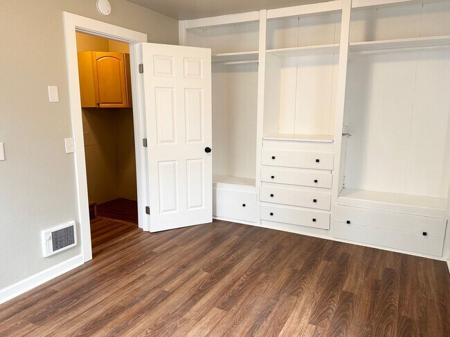 Building Photo - 3 Bedroom 2 Bath Forest Grove OR