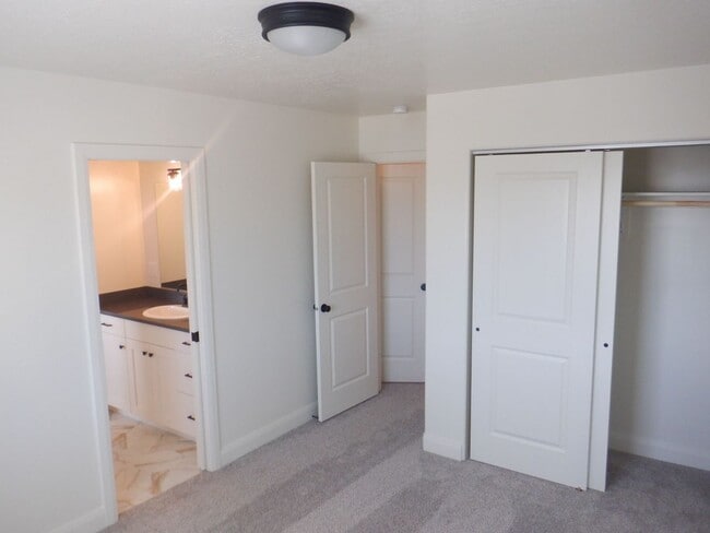 Building Photo - 3 Bed - 2.5 Bath, Newer Construction, Larg...