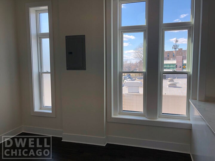 Building Photo - 2362 N Clybourn Ave