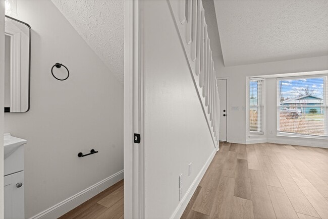 Building Photo - 505 Carrie Ln