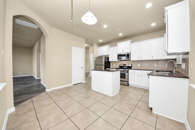 Building Photo - 6106 Grassy Haven Ln