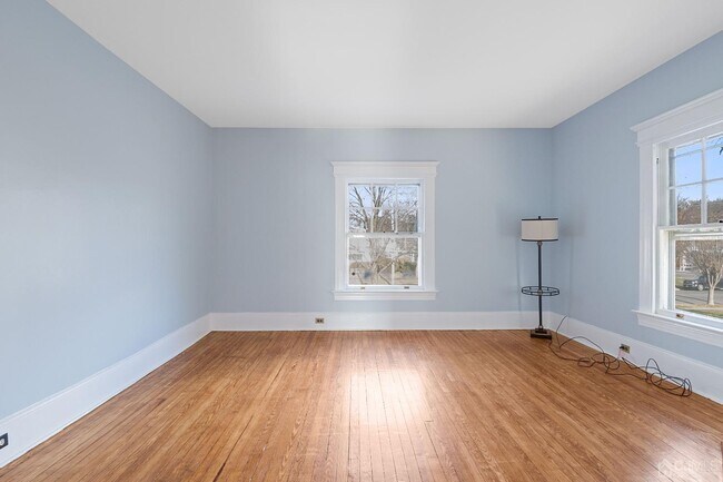 Building Photo - 6 E Union Ave