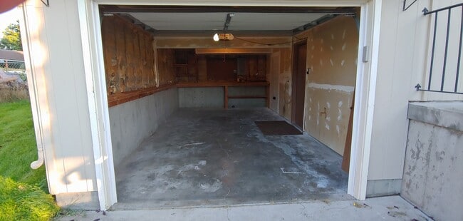 Building Photo - 10926 E Augusta Ct