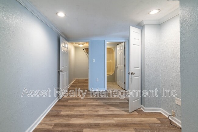 Building Photo - 608 Lester Rd