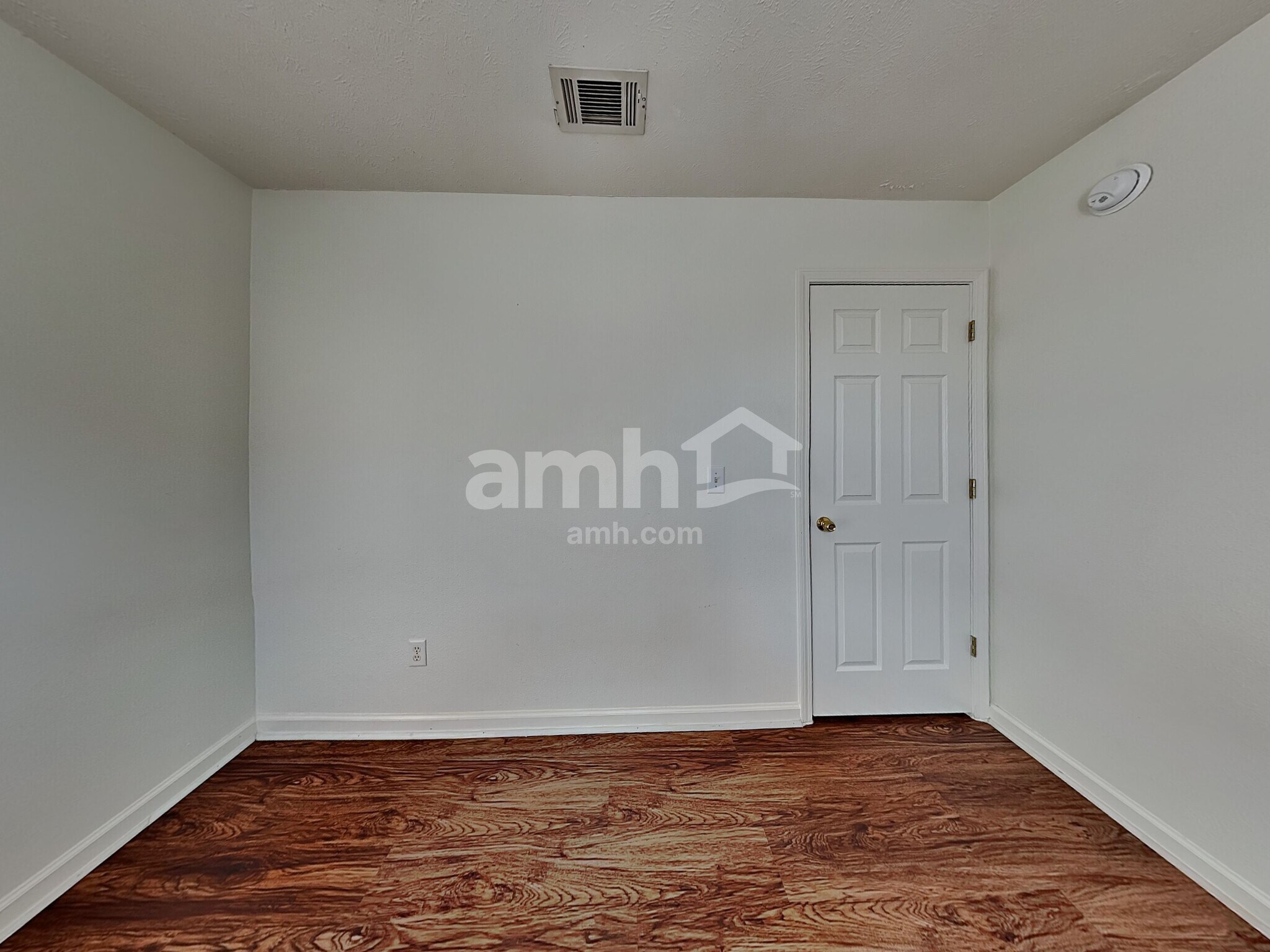 Building Photo - 1202 Larzelere Ln