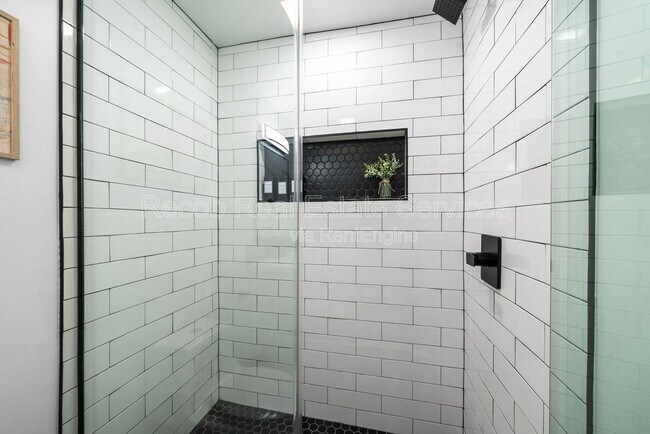 Building Photo - 5116 69th St