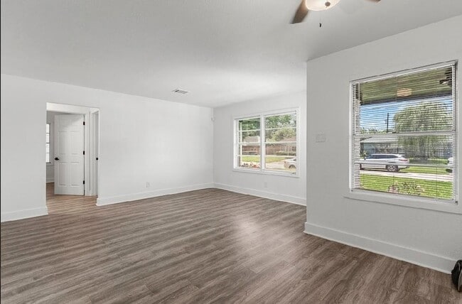 Building Photo - 4303 Dacca Dr