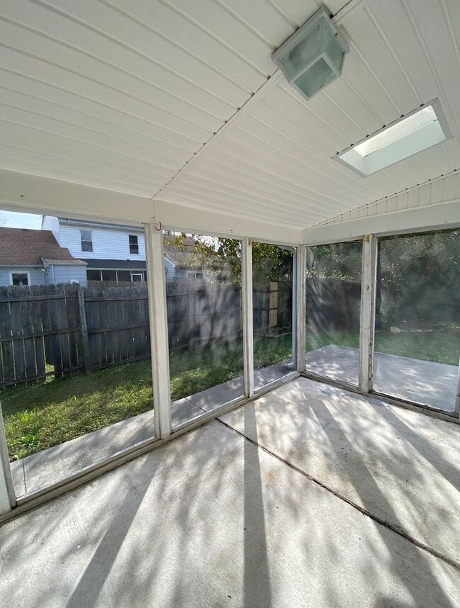 Building Photo - 702 Brook Meadow Ct