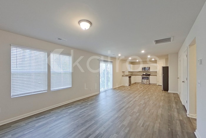 Building Photo - 2513 Island Dr SE