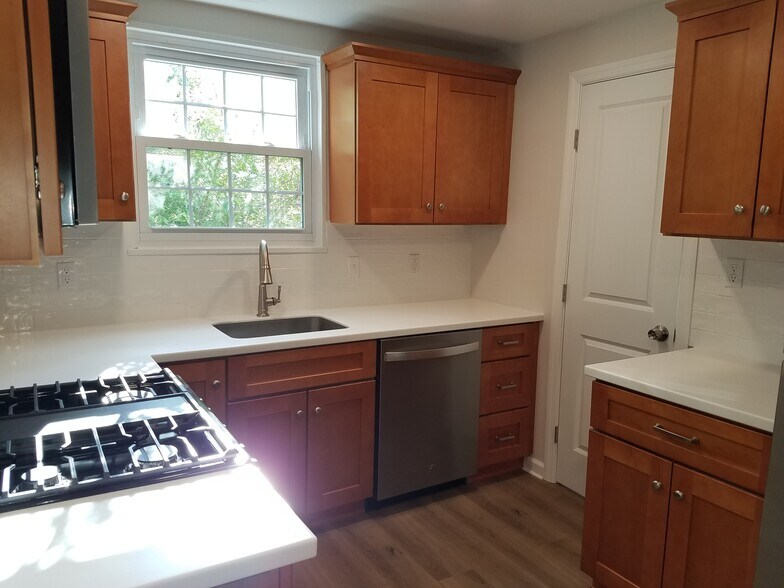 Building Photo - 603 Topsfield Rd