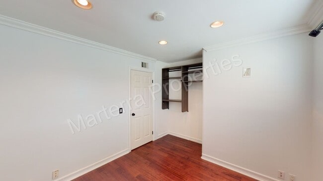 Building Photo - Beautiful 3 Bedroom Home in Huntington Beach
