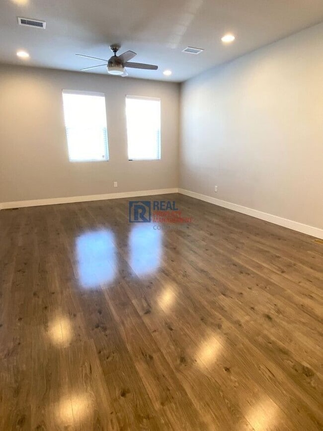 Building Photo - 16218 E Elk Dr