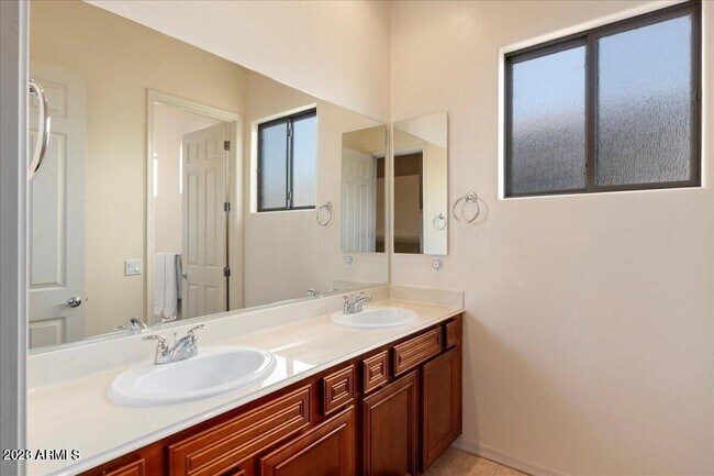 Building Photo - 14261 W Harvard St