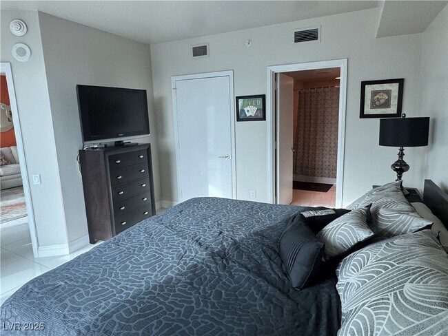 Building Photo - 222 Karen Ave