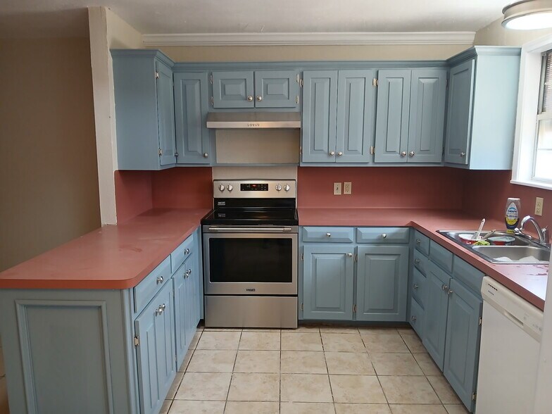 All appliances - 17140 FM 344 W