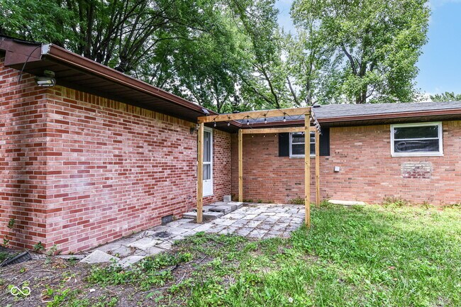 Building Photo - 651 Fabyan Rd