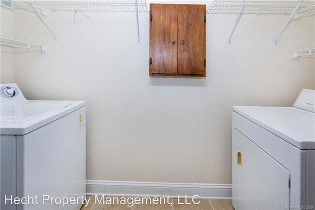 Building Photo - 3 br, 2 bath House - 3861 Azalea Trail
