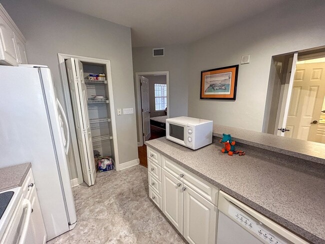 Building Photo - Union Street Station #324