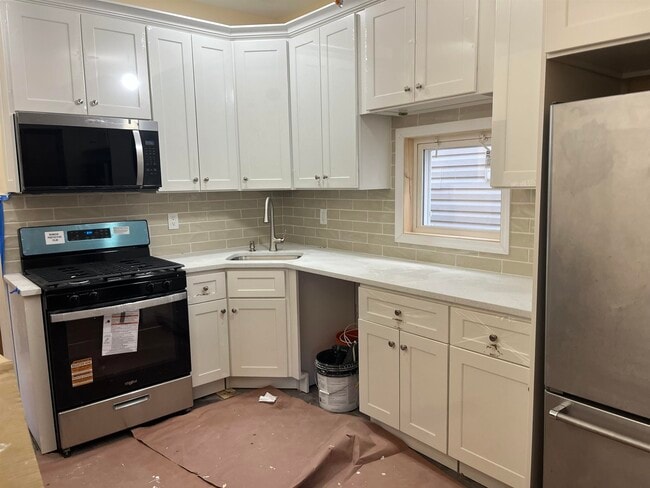 Building Photo - 36 Humphrey Ave