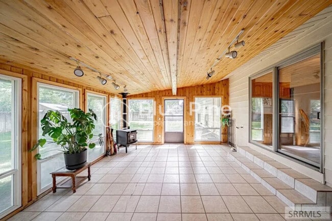 Building Photo - 648 Buckboard Ln