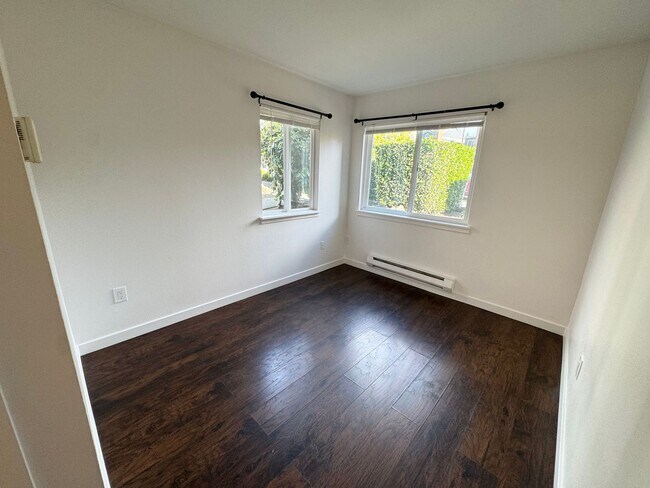 Building Photo - Saybrook condo one bedroom, including parking