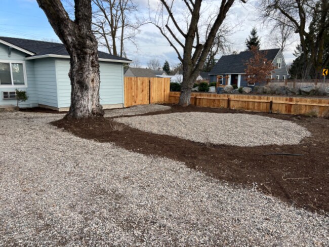 Building Photo - 31 Elm St