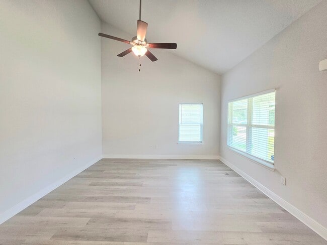 Building Photo - Quaint 3-Bedroom Home - Cardinal Cove