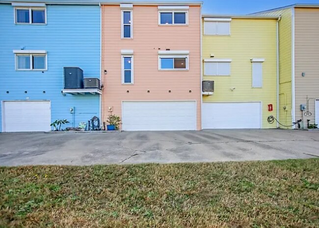 Building Photo - 8316 Seawall Blvd