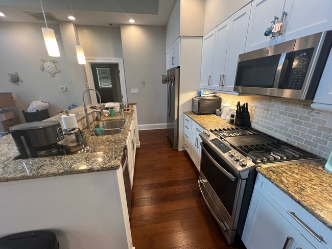 Building Photo - 2 Fall Pippin Ln