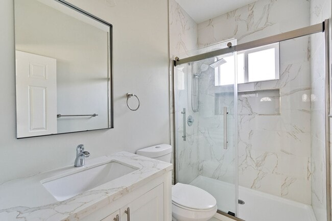 Building Photo - Excellent 2 bed 1 Bath ADU