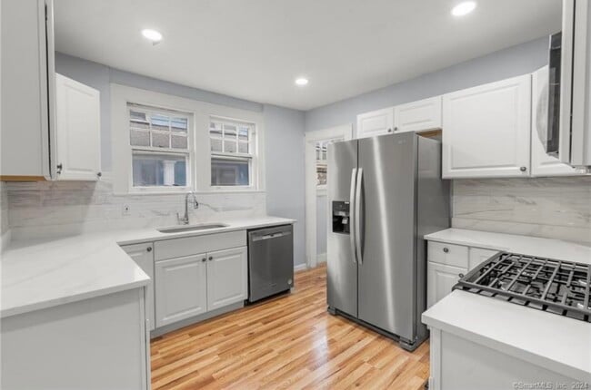 Building Photo - 111 Elmwood Pl
