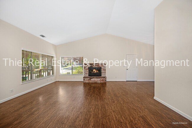 Building Photo - 2277 Knollwood Dr