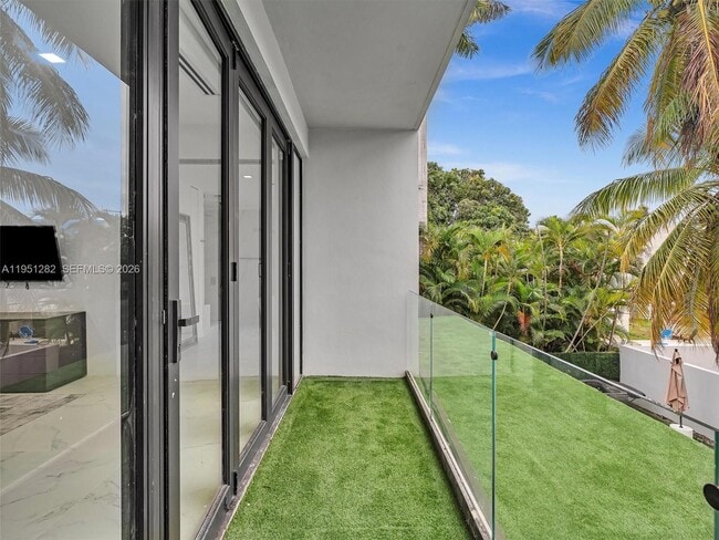 Building Photo - 3010 Alton Rd