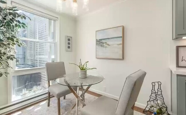 Building Photo - Lovely 1Br/1BA Heart of the Marina Flat!  ...