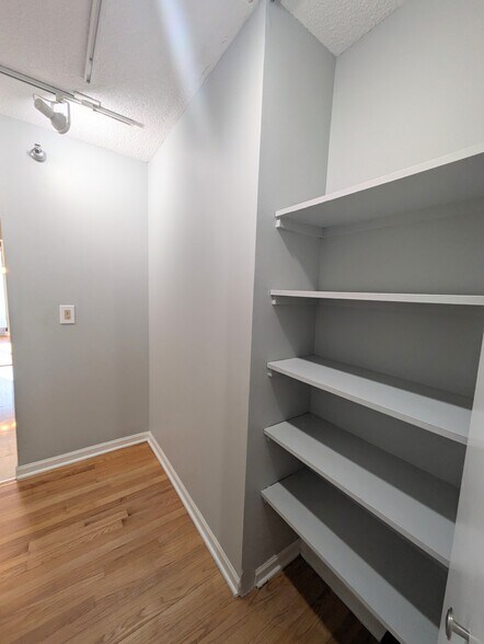 Building Photo - 70 W Huron St