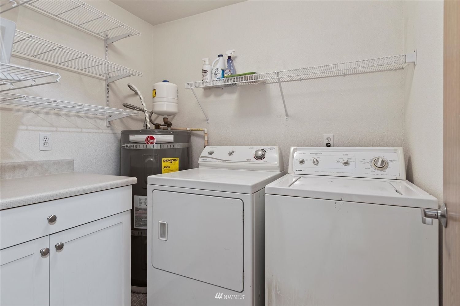 Building Photo - 23335 Cedar Way